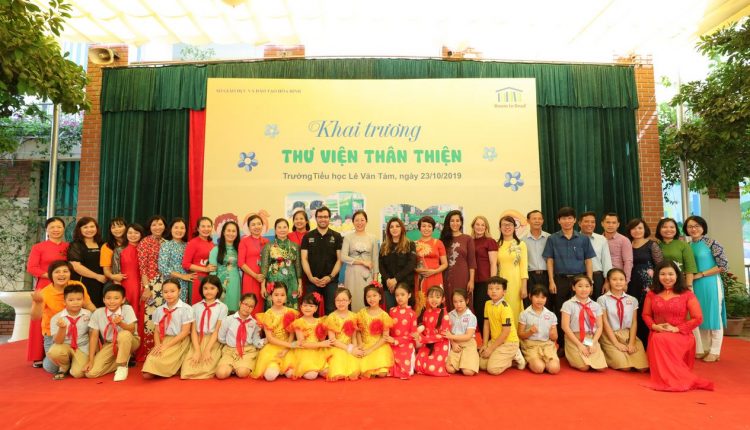 Делегация Dubai Cares посещает Вьетнам для запуска трехлетней программы