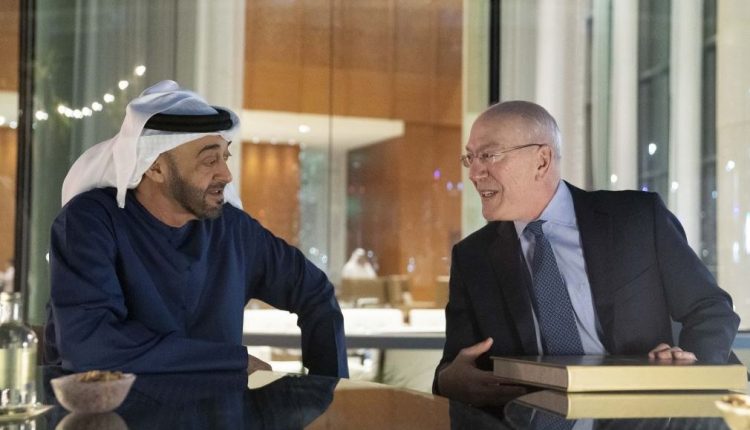 Мохамед бен Заид принимает доктора медицины, президента и генерального директора Вашингтонской детской национальной больницы