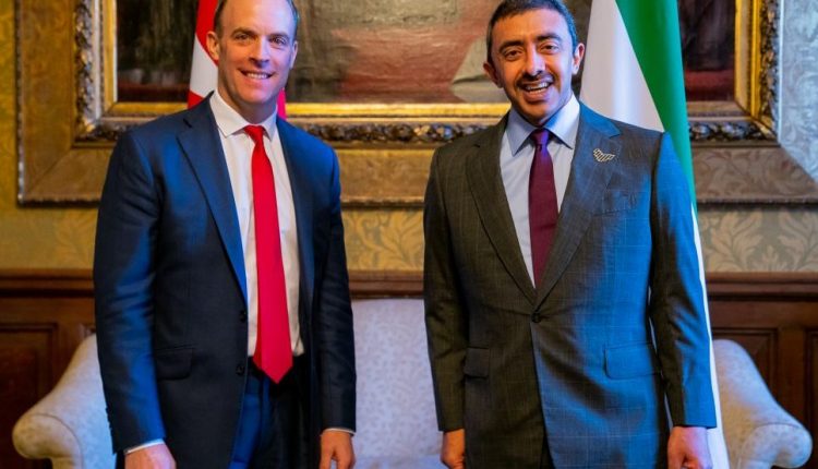 Абдулла бен Заид встретился с министром иностранных дел Великобритании