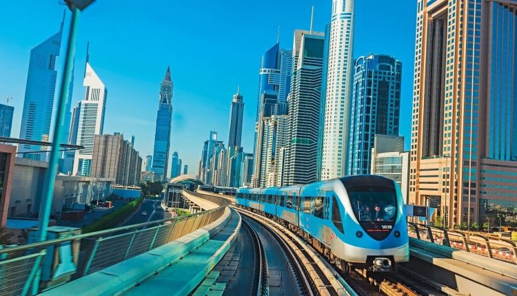 Метро Дубая вернется к работе после снятия запрета