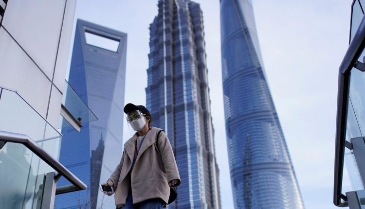 Эмираты продвигаются вперед