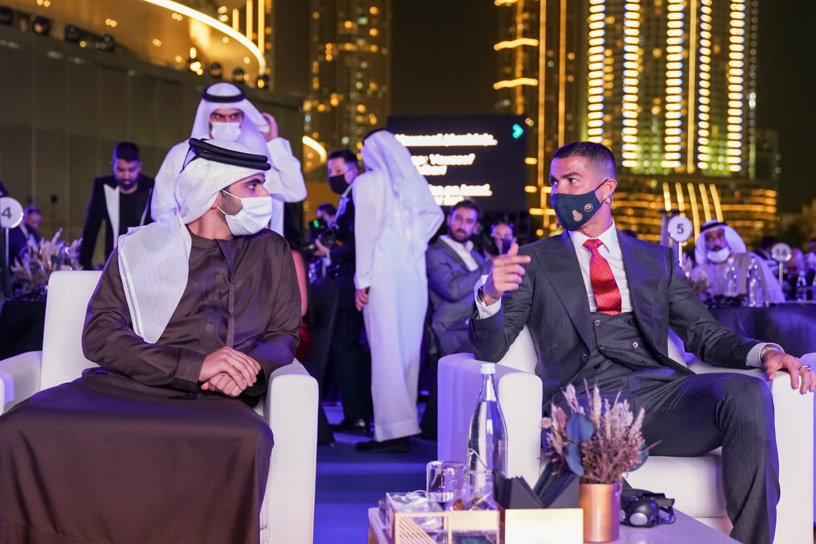 Мансур бен Мохаммед приветствует участников Международной спортивной конференции в Дубае