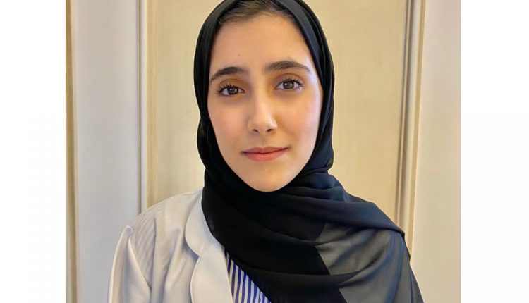 Эмиратская студентка